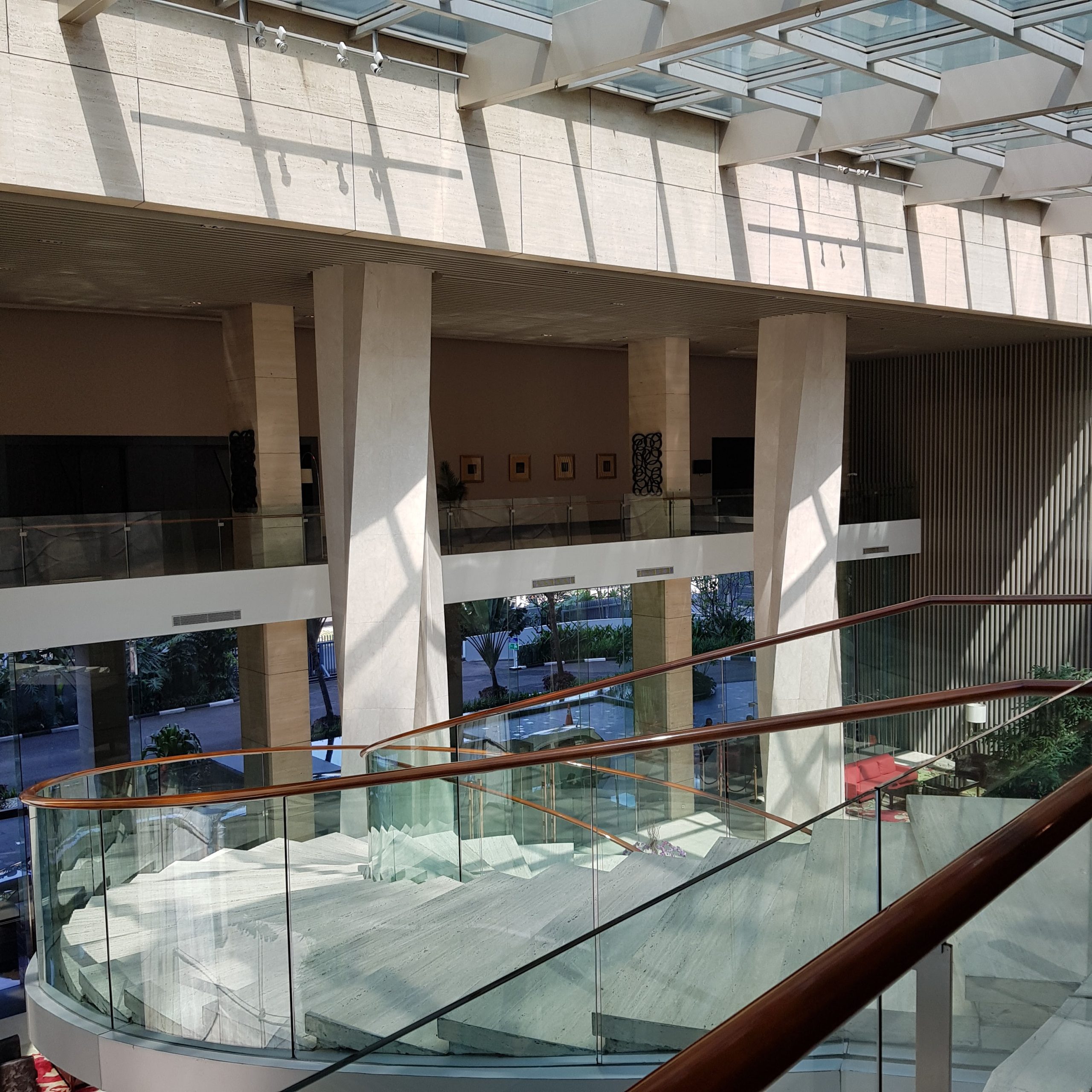Railing kaca minimalis
