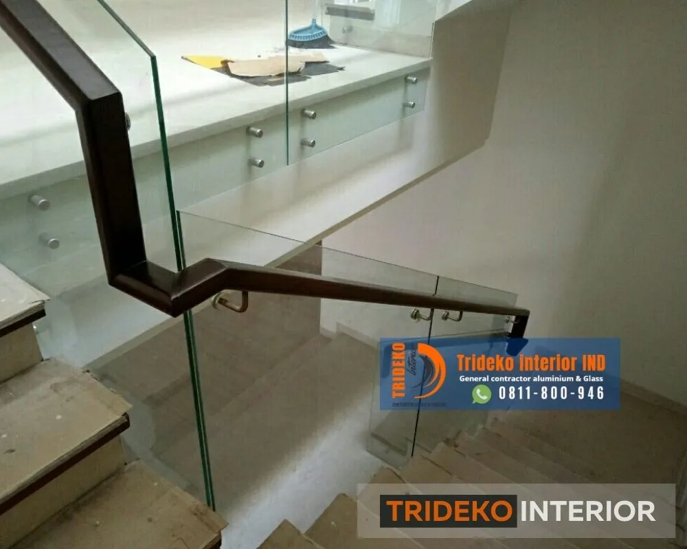 Railing Kaca vs Railing Stainless Steel