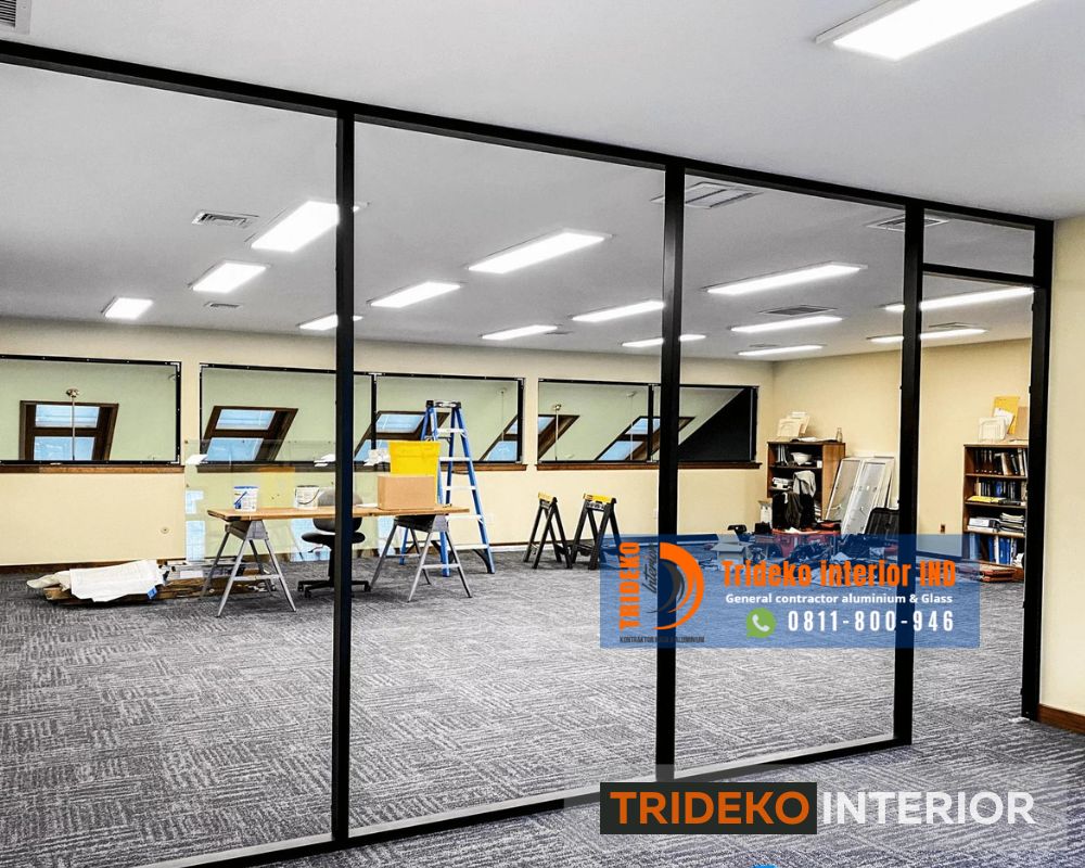 Sekat Ruangan Kaca Minimalis