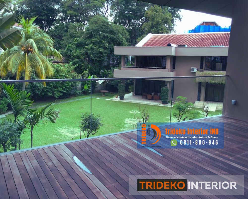 Railing Kaca Tanpa Tiang