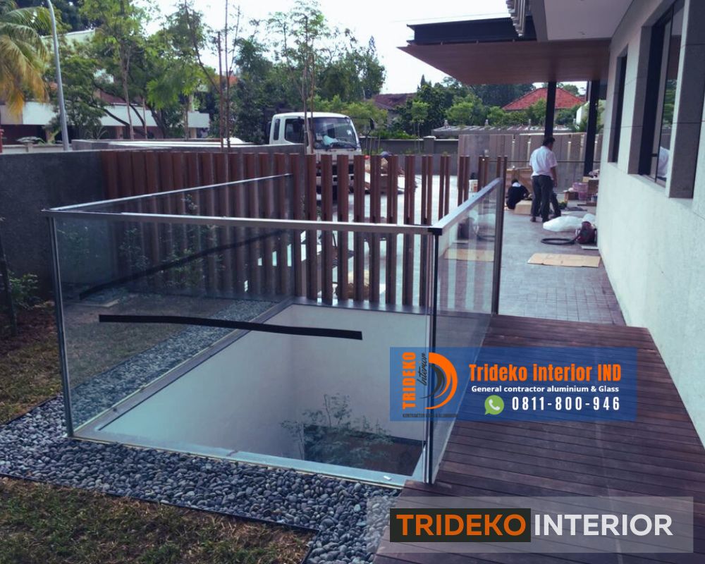 Railing Kaca Model Tanam