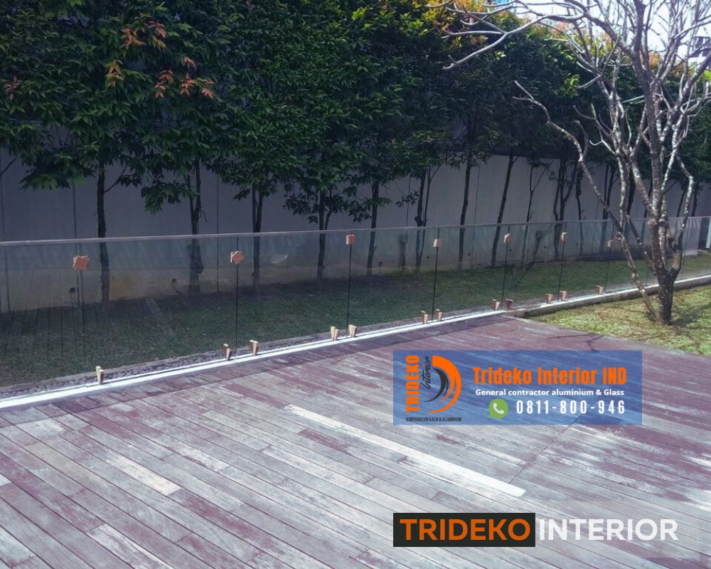 Railing Kaca Model Tanam