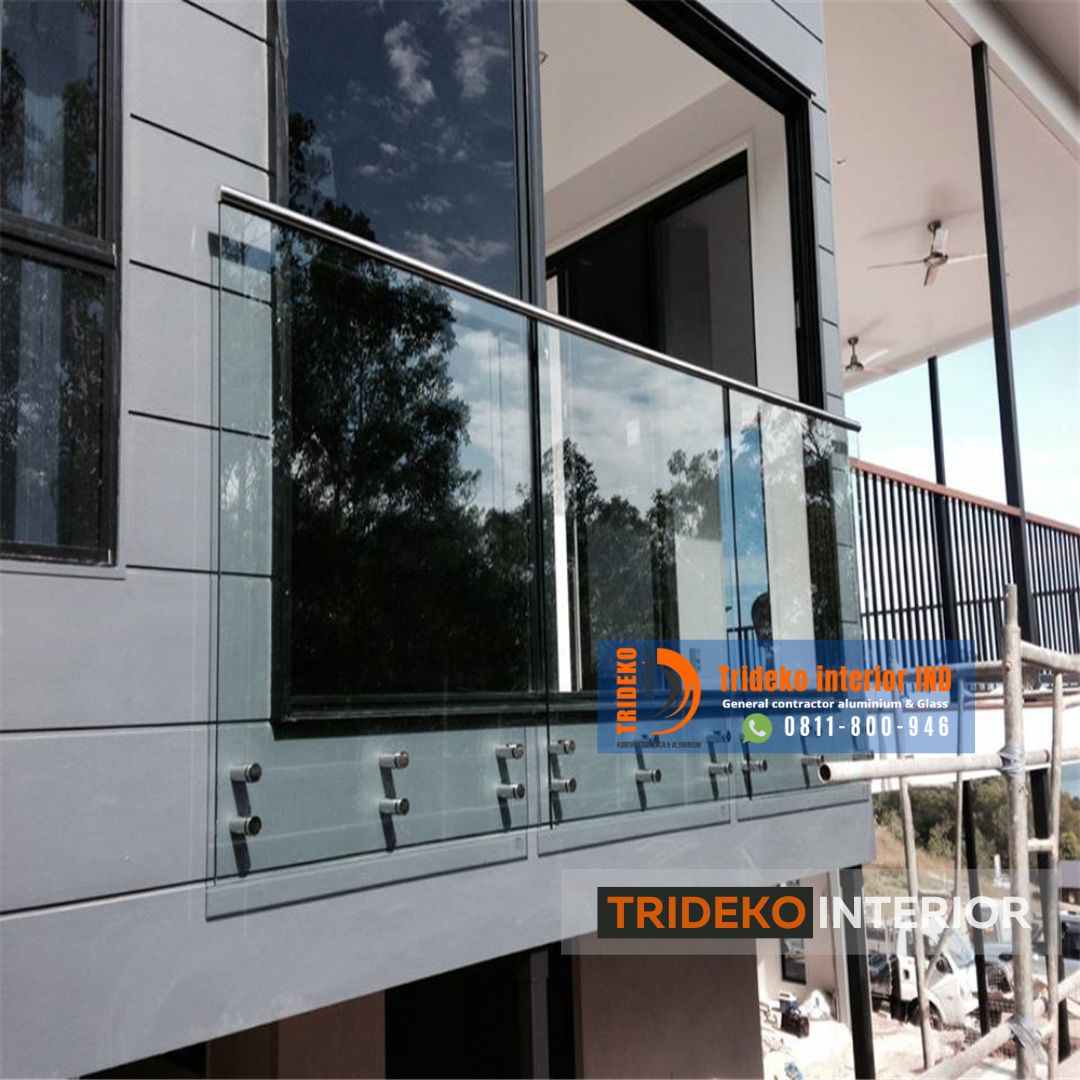 Railing balkon kaca minimalis