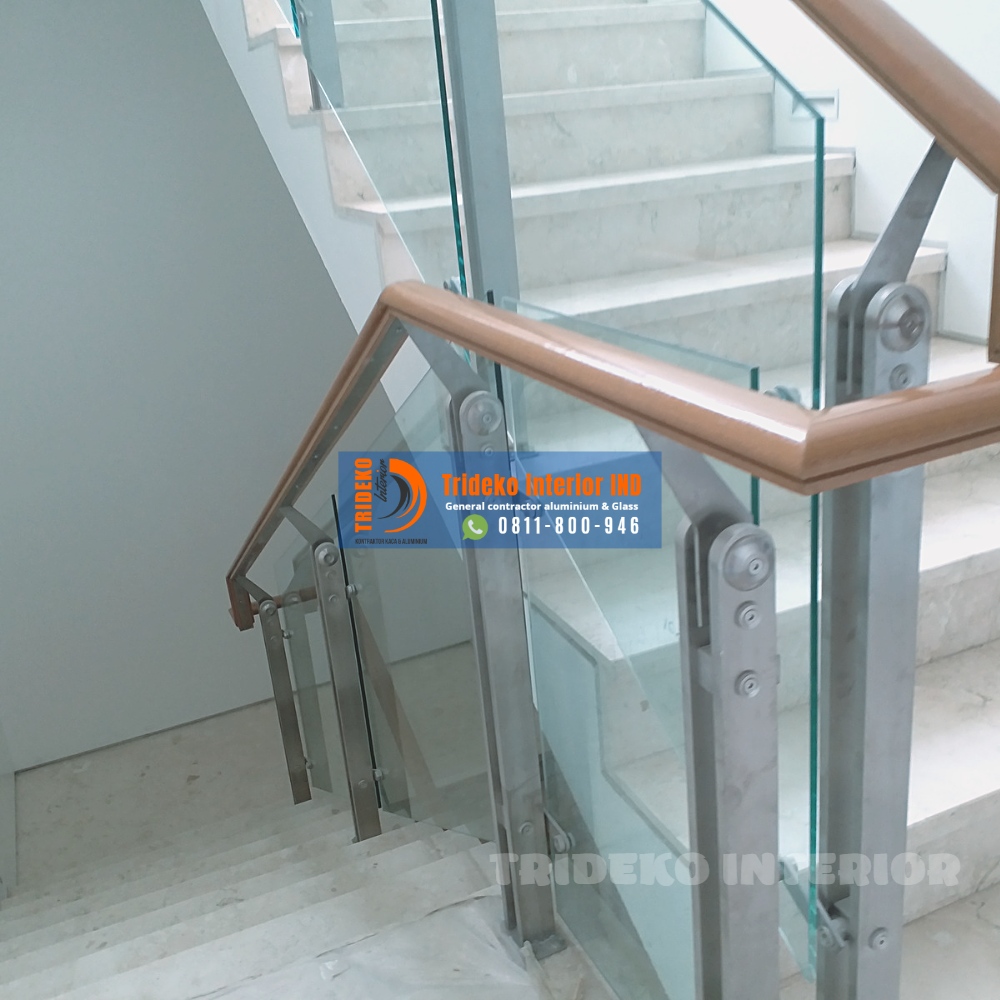 Railing Kaca Balkon Jakarta Modern