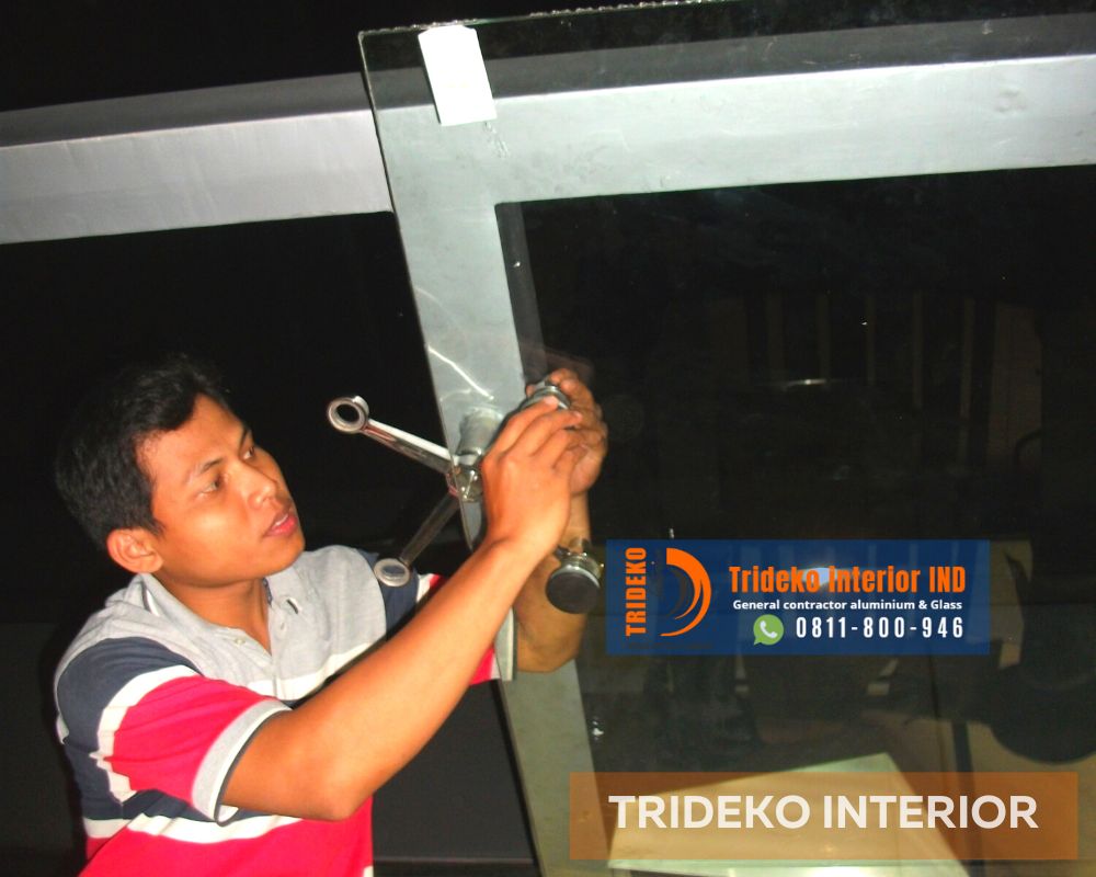 Kanopi Kaca Struktur Spider