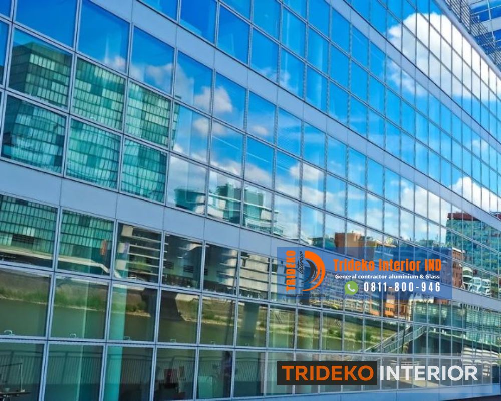 Fasad kaca tempered