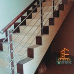 Railing Tangga Besi Kombinasi Kayu Railing Tangga Besi Kombinasi Kayu