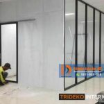 Partisi Kaca vs Partisi Gypsum Partisi Kaca vs Partisi Gypsum untuk Kantor
