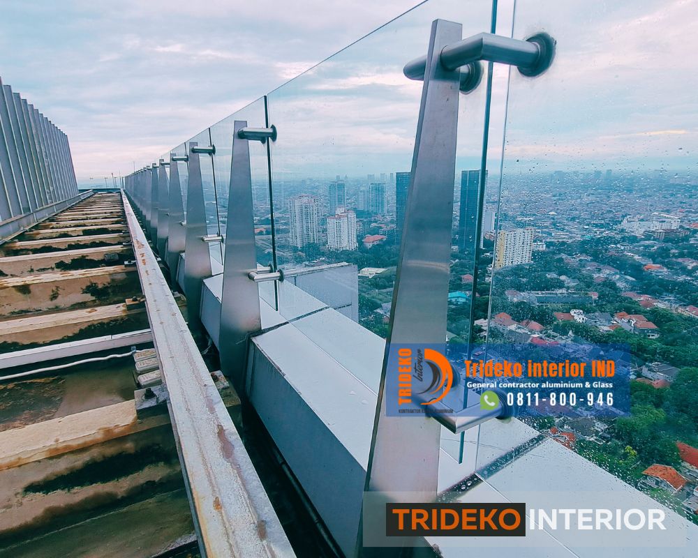 Pagar Rooftop Kaca gedung