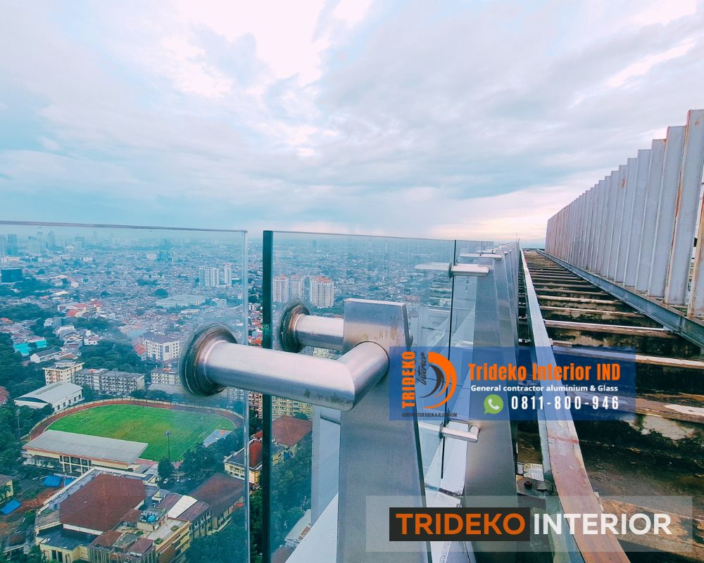 Pagar Rooftop Kaca gedung