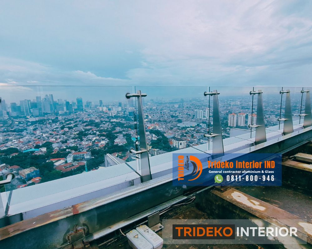 Pagar Rooftop Kaca gedung