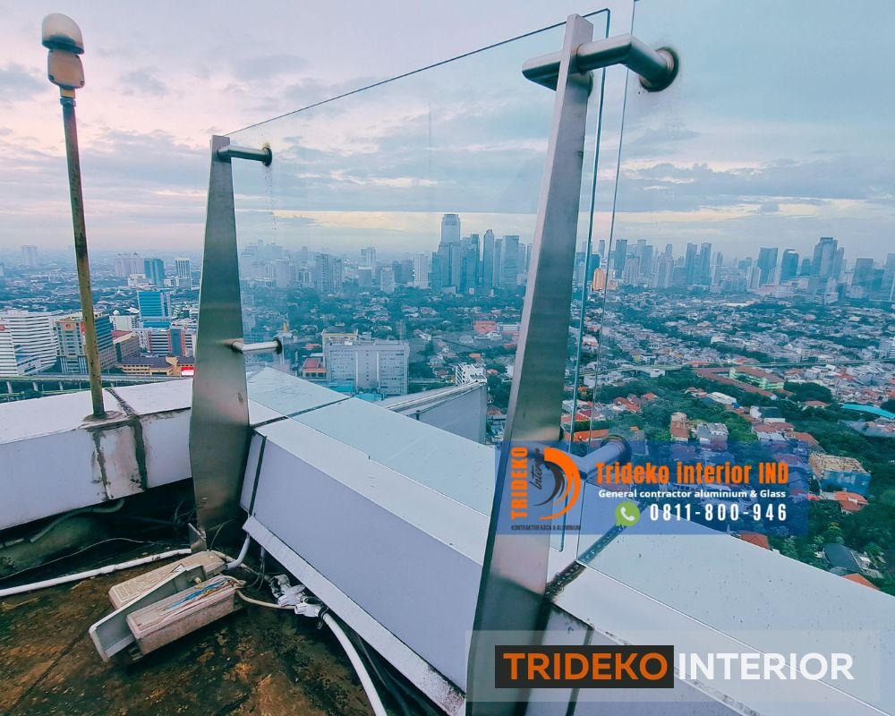 Pagar Rooftop Kaca gedung