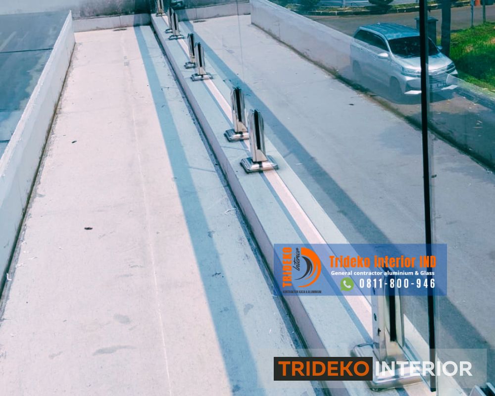 Railing Kaca Kolam Renang Minimalis